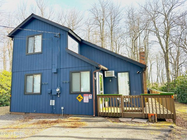 112 Crazy Horse Ct, Long Pond, PA 18334
