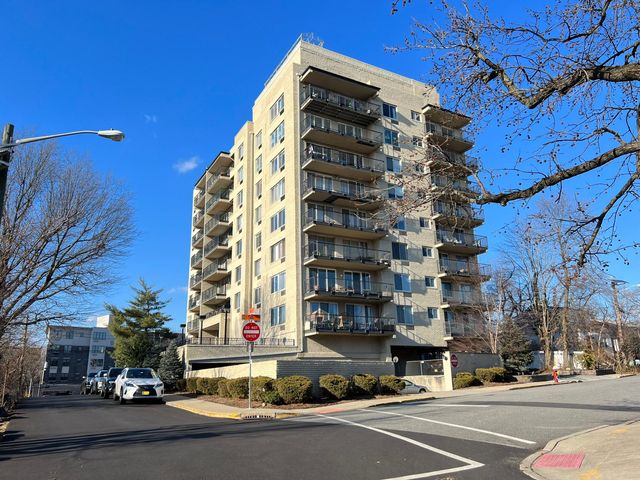 1 Wall St   #1B, Fort Lee, NJ 07024