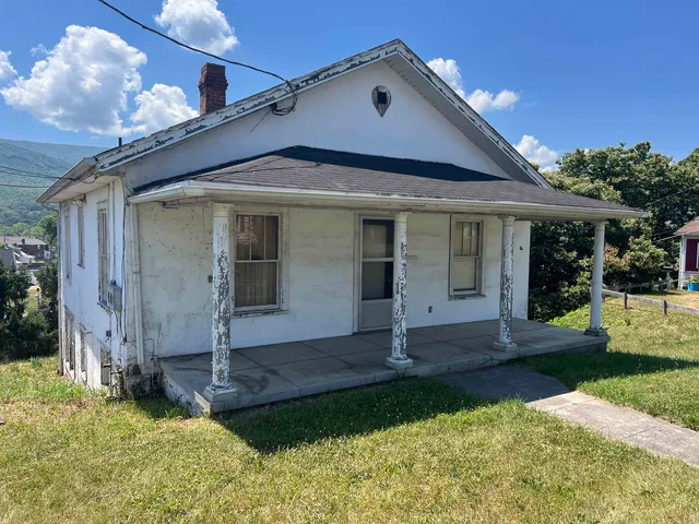 119 W  Edgemont Dr, Covington, VA 24426