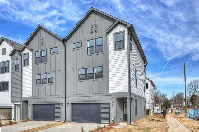 8117 Shinkansen Dr, Charlotte, NC 28213