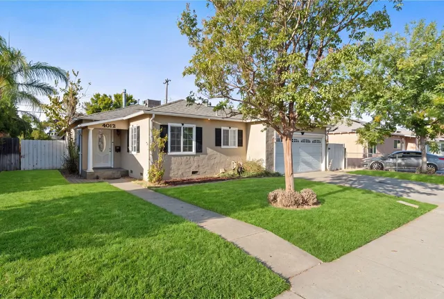 4012 E  Clinton Ave, Fresno, CA 93703