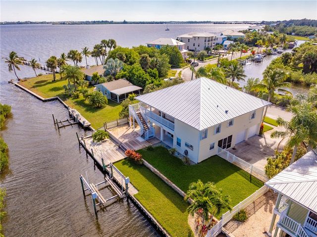 5100 95th St, Sebastian, FL 32958