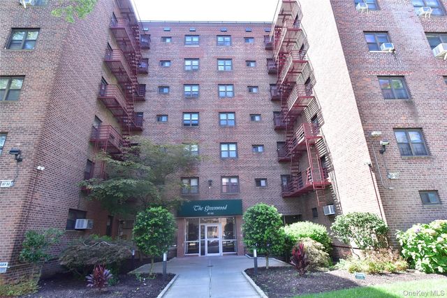 87-30 204 Street #B55, Hollis, NY 11423