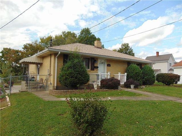 906 Chestnut St, Connellsville, PA 15425