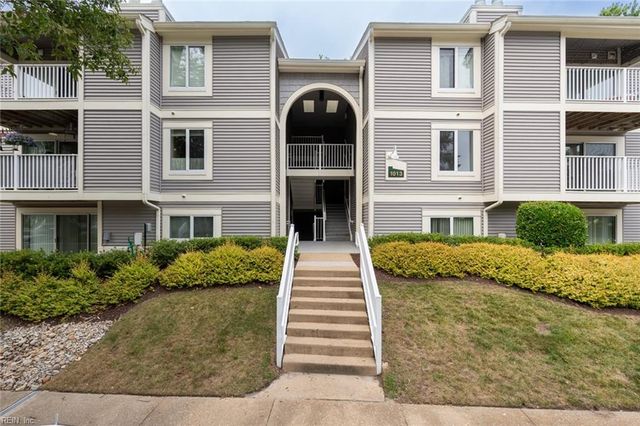1013 Autumn Woods Ln #103, Virginia Beach, VA 23454