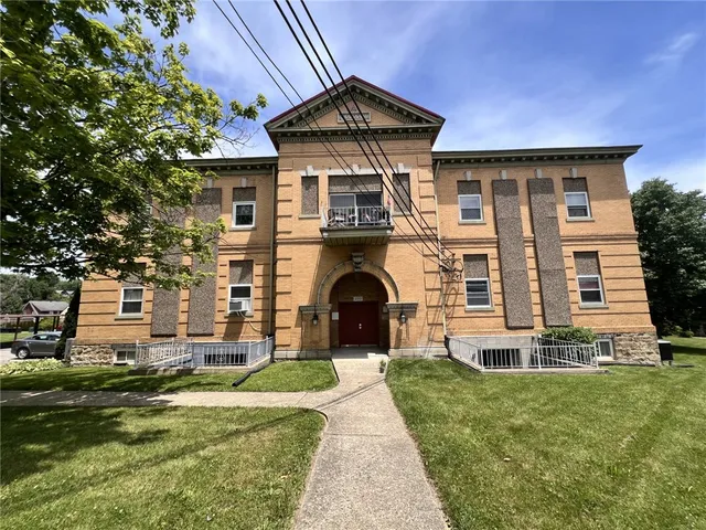 230 W  Berkeley St #2101, Uniontown, PA 15401