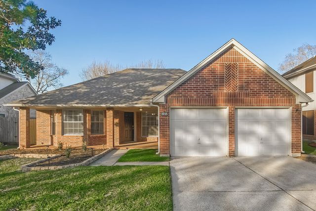1015 Chesterwood Dr, Pearland, TX 77581