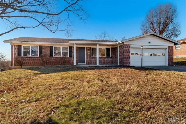 3004 Imperial Dr, Saint Peters, MO 63303
