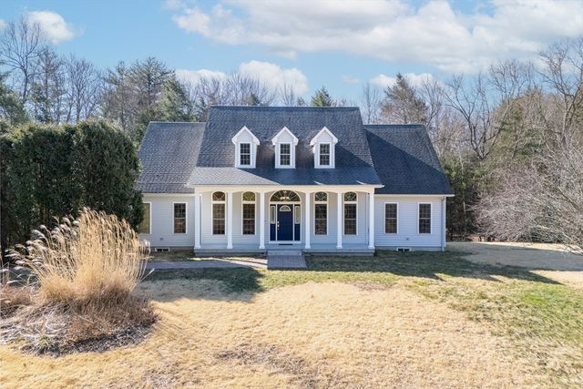 10 Fieldstone Dr, Palmer, MA 01069