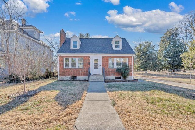 2432 Massachusetts Ave NW, Roanoke, VA 24017