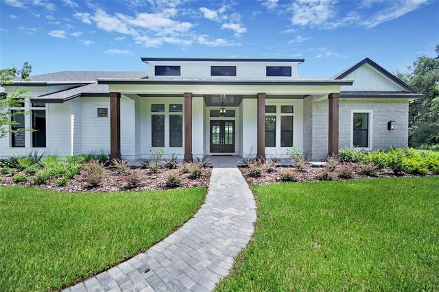 937 Old Welcome Rd, Lithia, FL 33547