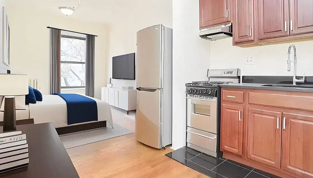 321 W  80th St #6A, New York, NY 10024