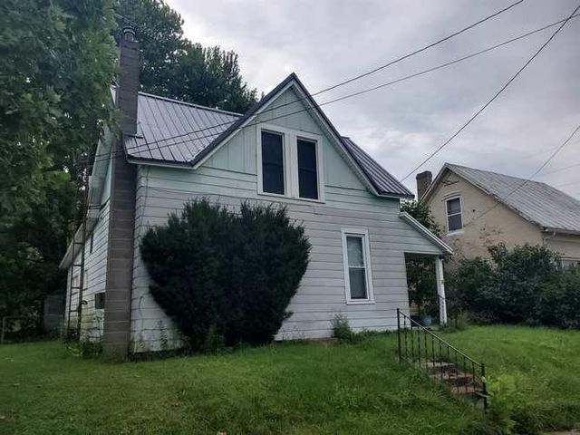 612 N  West St, Winchester, IN 47394
