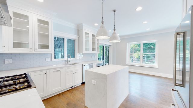 101 Sumner Rd #1, Brookline, MA 02445