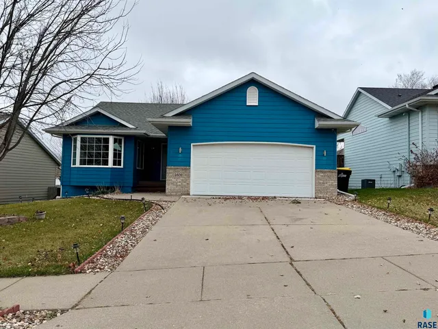 4609 S  Galway Ave, Sioux Falls, SD 57106