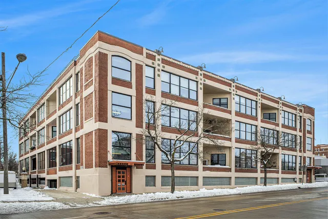 109 W  Washington Ave #8, Jackson, MI 49201