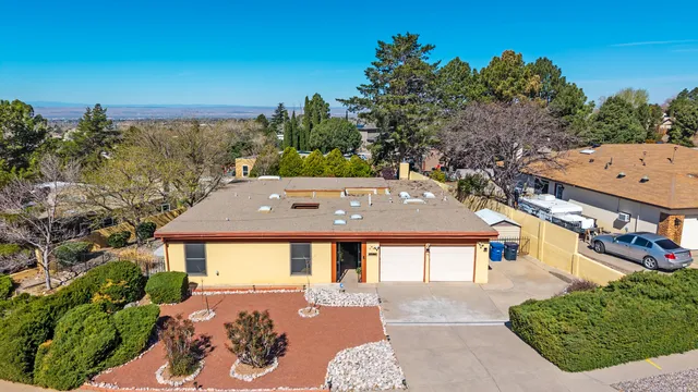 2315 Madre Dr NE, Albuquerque, NM 87112