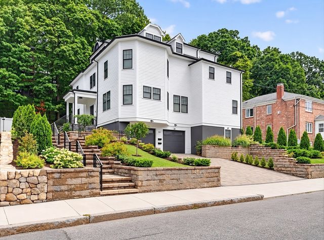 261 Tappan St #1, Brookline, MA 02445
