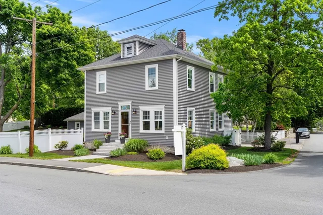 77 Corbett St, Andover, MA 01810