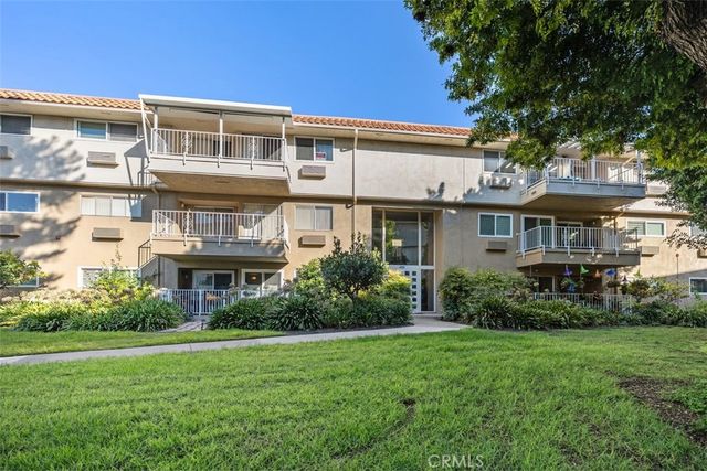 2390 Via Mariposa W #1H, Laguna Woods, CA 92637