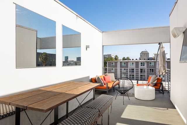 6735 Yucca St #508, Los Angeles, CA 90028