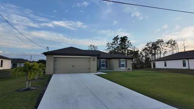 876 Youngreen Dr, Fort Myers, FL 33913