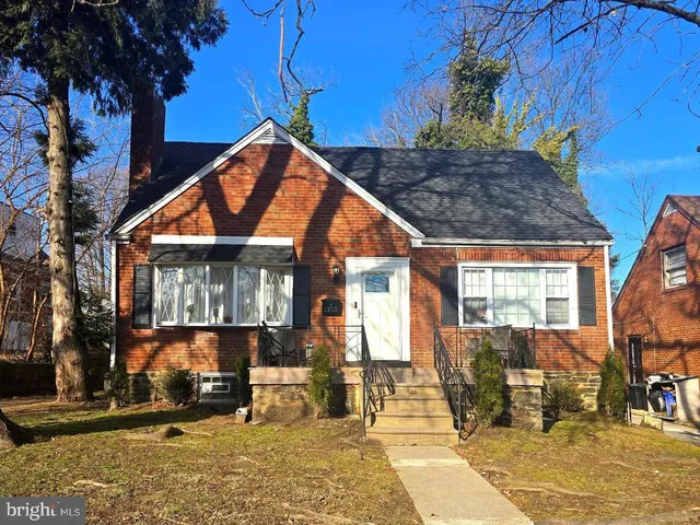 1303 Manor Rd, Yeadon, PA 19050