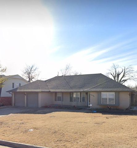 5824 NW 72nd St, Warr Acres, OK 73132