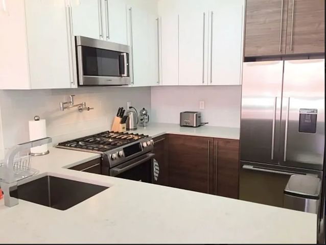 251 Withers St #2R, Brooklyn, NY 11211