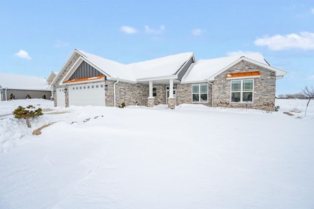 257 Kerrigan Dr, Wrightstown, WI 54180