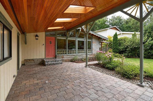 24305 78th Pl W, Edmonds, WA 98026