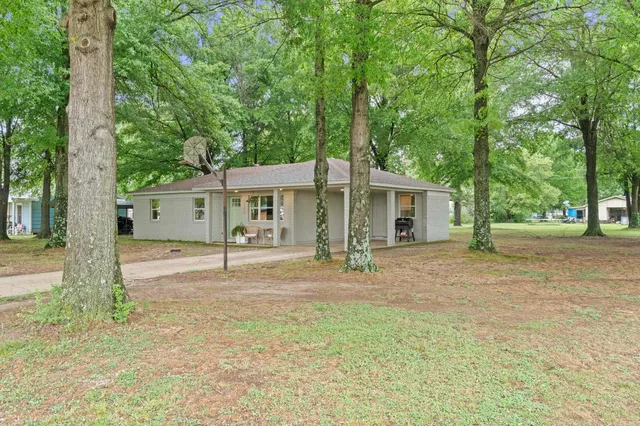 2300 Park Dr W, Wynne, AR 72396