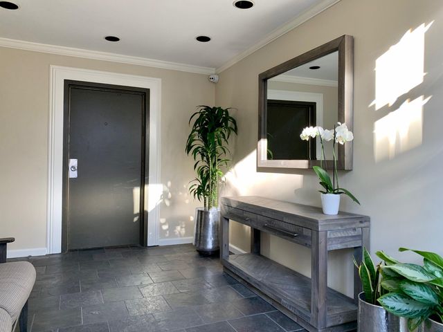 3325 Castle Heights Ave #203, Los Angeles, CA 90034