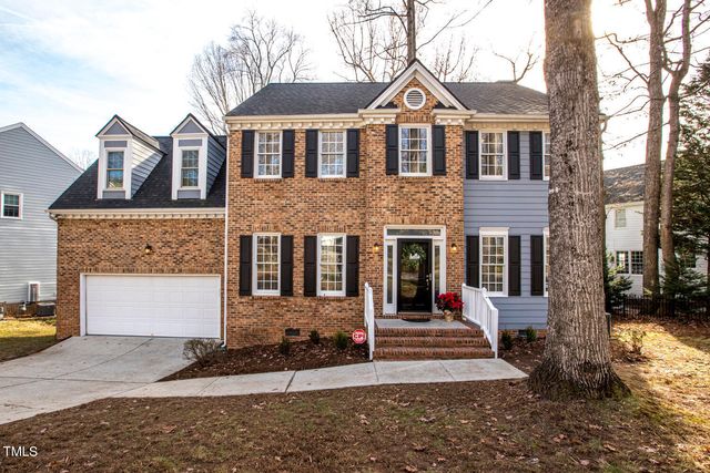 202 Townsend Ct, Cary, NC 27518