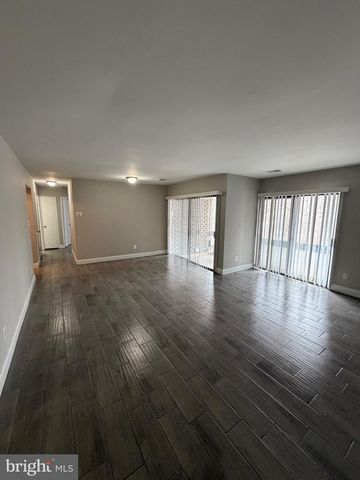 10242 Prince Pl #206, Upper Marlboro, MD 20774