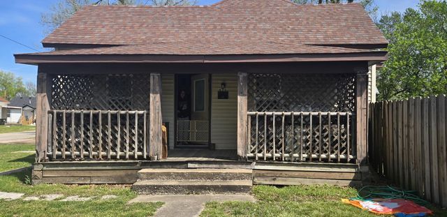 834 Wilson Avenue, Aurora, MO 65605