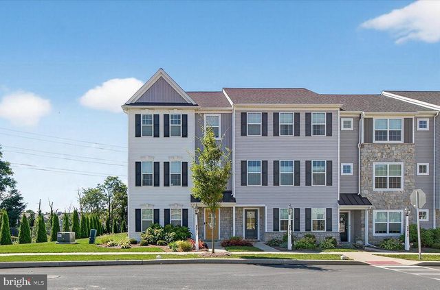 2411 Spring Water Cir, Lancaster, PA 17601