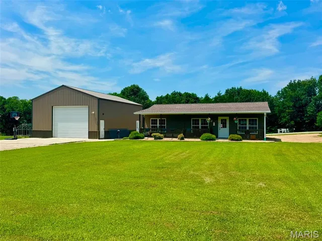 22981 Lick Creek Estates Pl, Perry, MO 63462