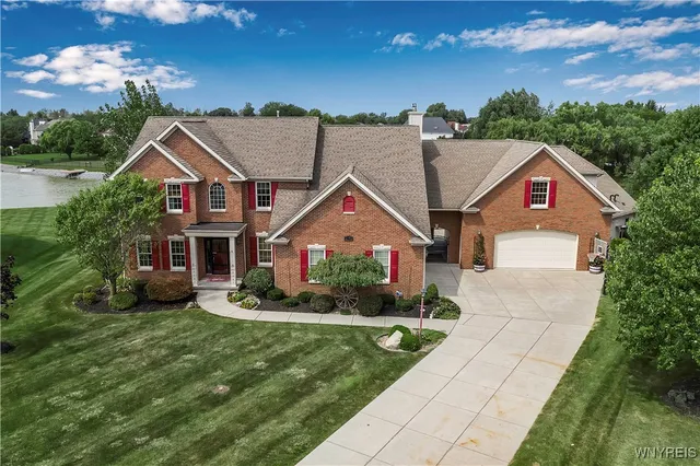 8182 Melissa Renee Ct, Williamsville, NY 14221
