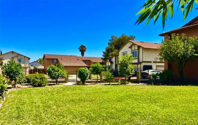 126 Lassen Pl #D, Ontario, CA 91764