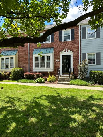 6673 Fairfax Rd #89, Chevy Chase, MD 20815