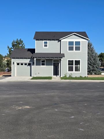 766 NE Rickenbacker Rd, Madras, OR 97741