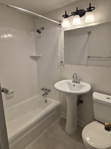 4600 Duke St #1528, Alexandria, VA 22304
