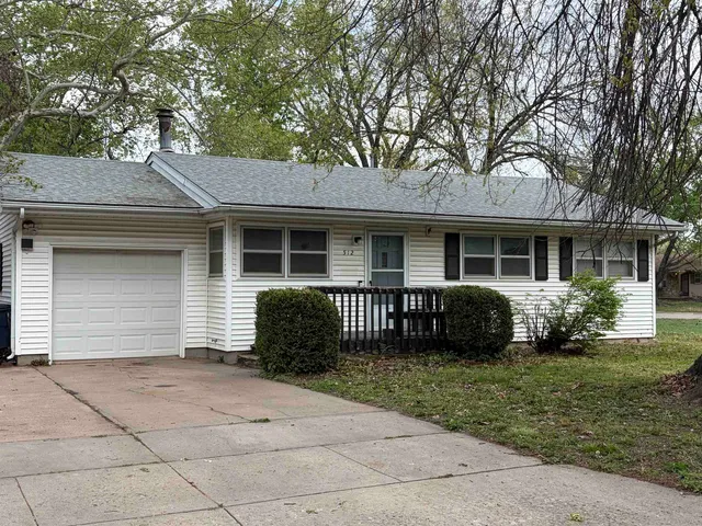 512 W  12th Ave, El Dorado, KS 67042