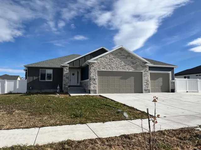 171 S  Mustang Ridge Rd, Grantsville, UT 84029
