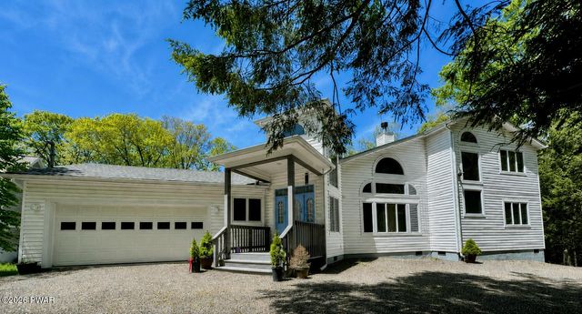 142 Eisenhower Dr, Lords Valley, PA 18428