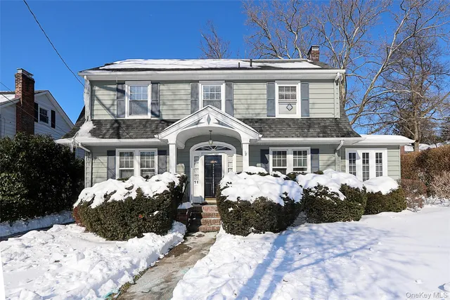 71 Beechwood Avenue, Manhasset, NY 11030