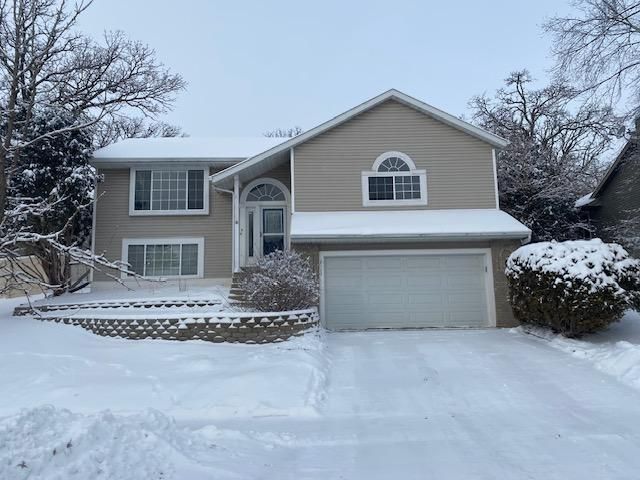 2117 Beacon Dr SW, Rochester, MN 55902