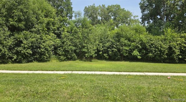 39648 Dequindre Rd, Sterling Heights, MI 48310