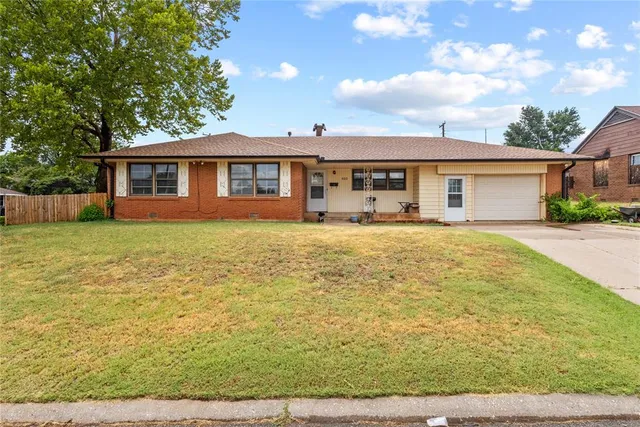 600 N  Congress St, Clinton, OK 73601